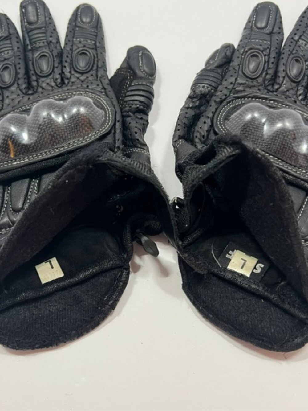Black vented leather motorcycle gloves with molded composite knuckle armor LRG - Picture 4 of 8